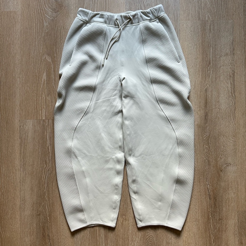 lululemon athletica Women’s Beige Joggers